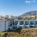 Vivi Homes - Huracan, Private Pool, Sea View, Terrace פואנגירולה