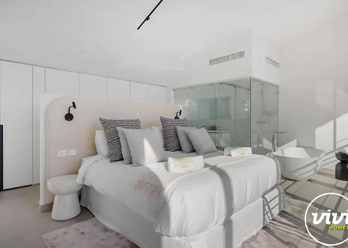 Villa Vivi Homes - Huracan, Private Pool, Sea View, Terrace Fuengirola